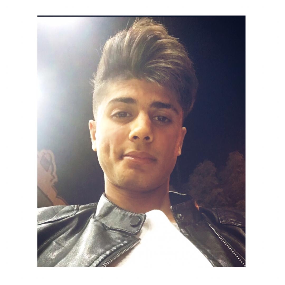 hostIntroImage-احمد حسینی 