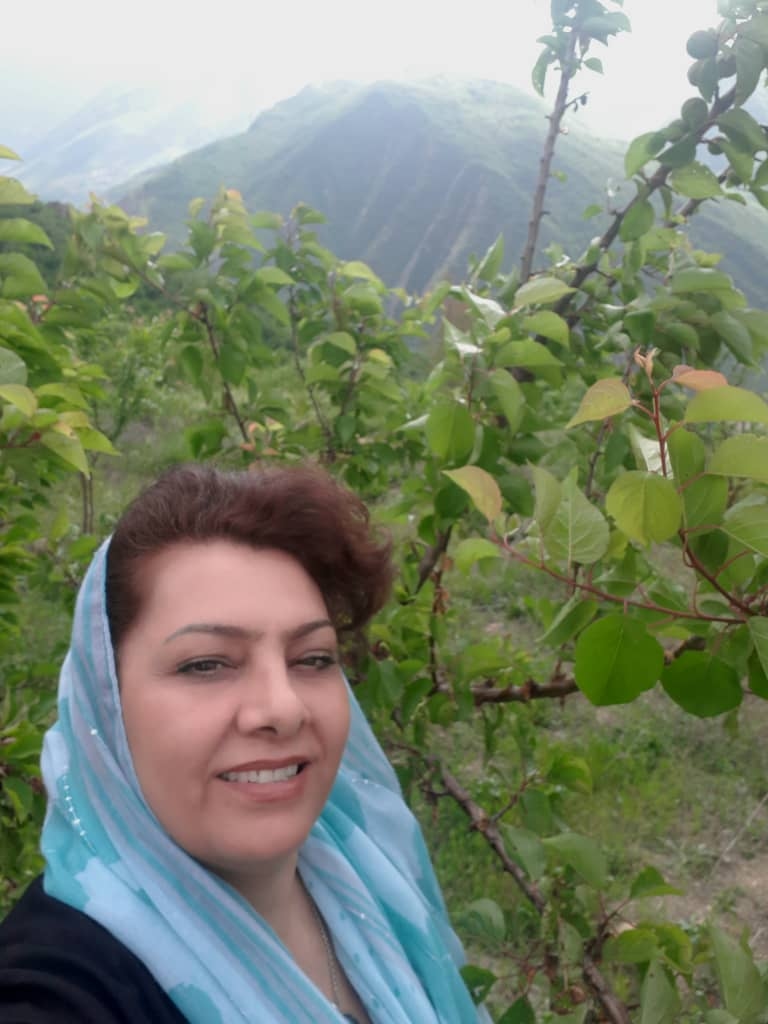 hostIntroImage-فرشته اسفندیاری