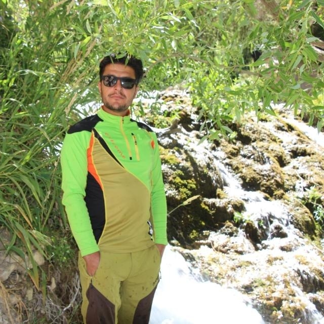 hostIntroImage-حمید بوستانی