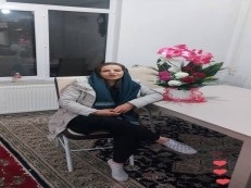 hostIntroImage-مریم خسروی