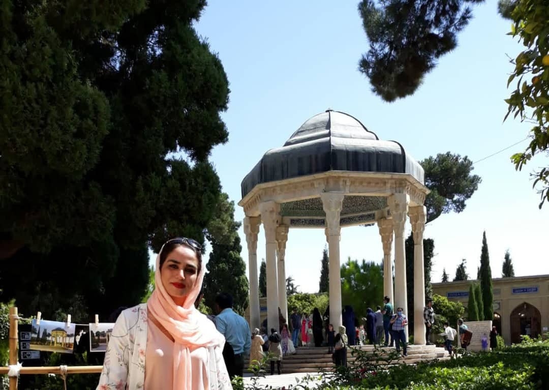 hostIntroImage-لیلا پورصفا