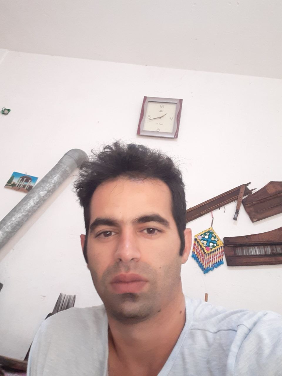 hostIntroImage-حسین اکبری