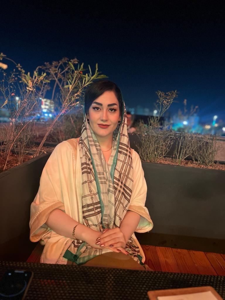 hostIntroImage-زهرا سرائی
