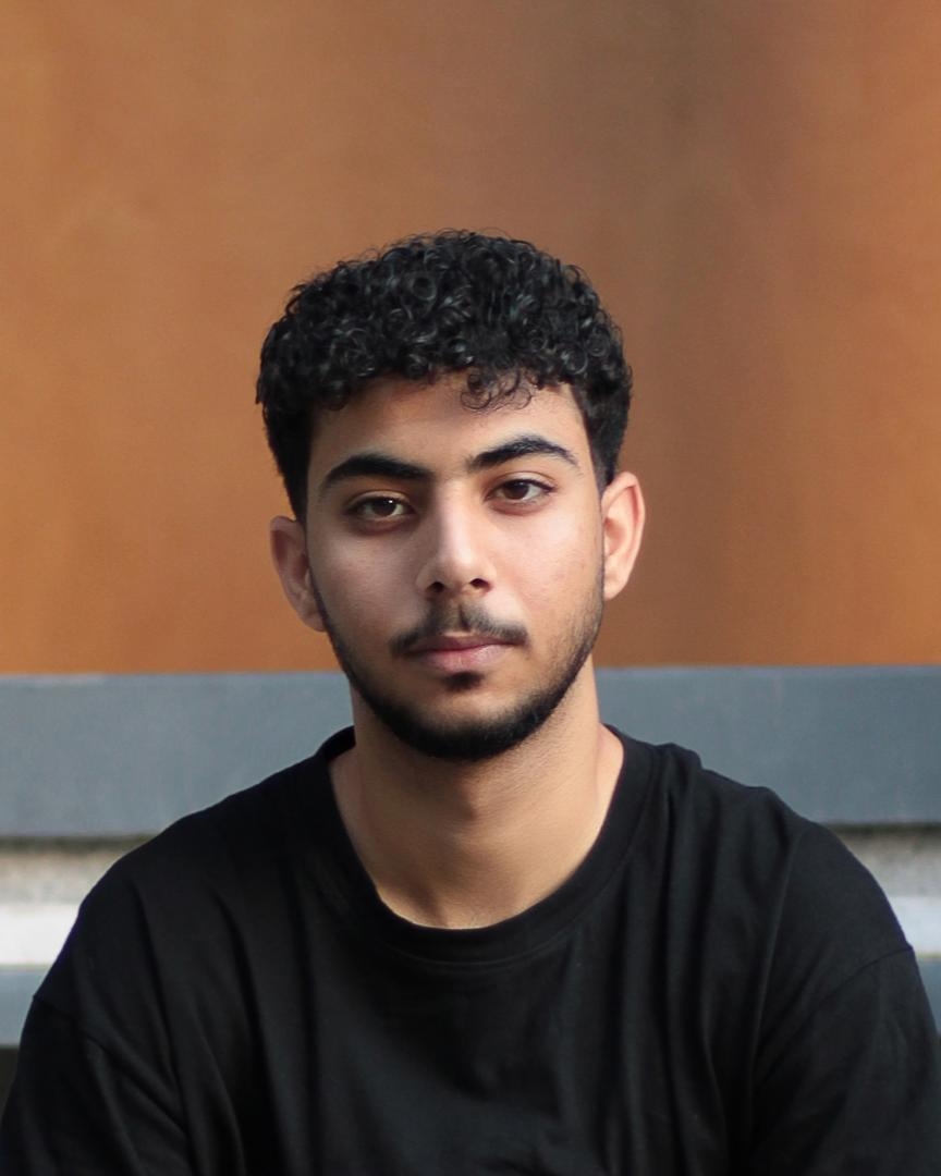 hostIntroImage-حسین بحرینی 