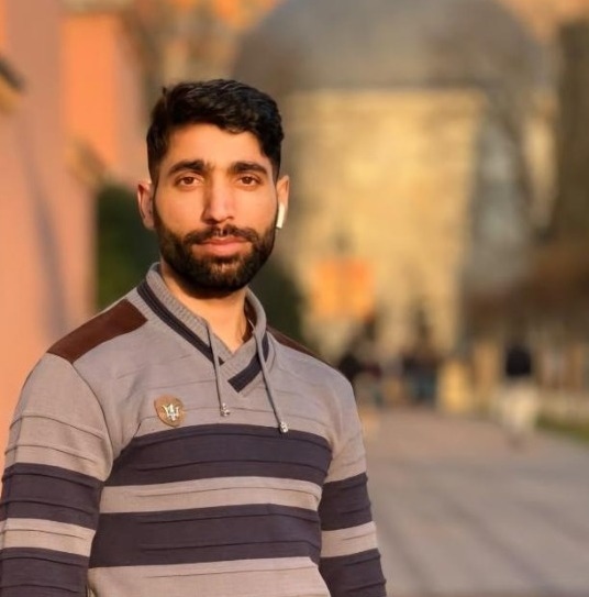 hostIntroImage-اسماعیل پل شکسته