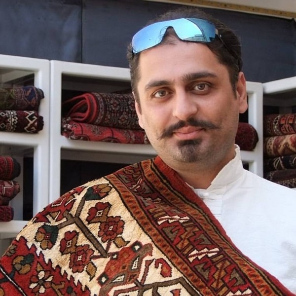 hostIntroImage-هادی خطیبی