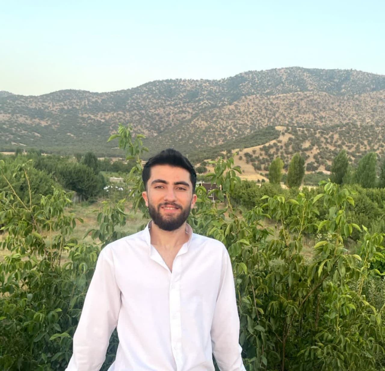 hostIntroImage-زانکو داریوشی