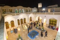 hostIntroImage-بهاره میانه ساز