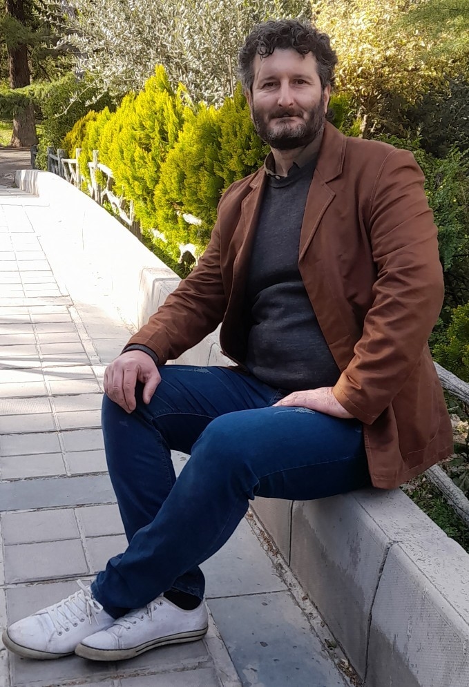 hostIntroImage-ولی رزمجو