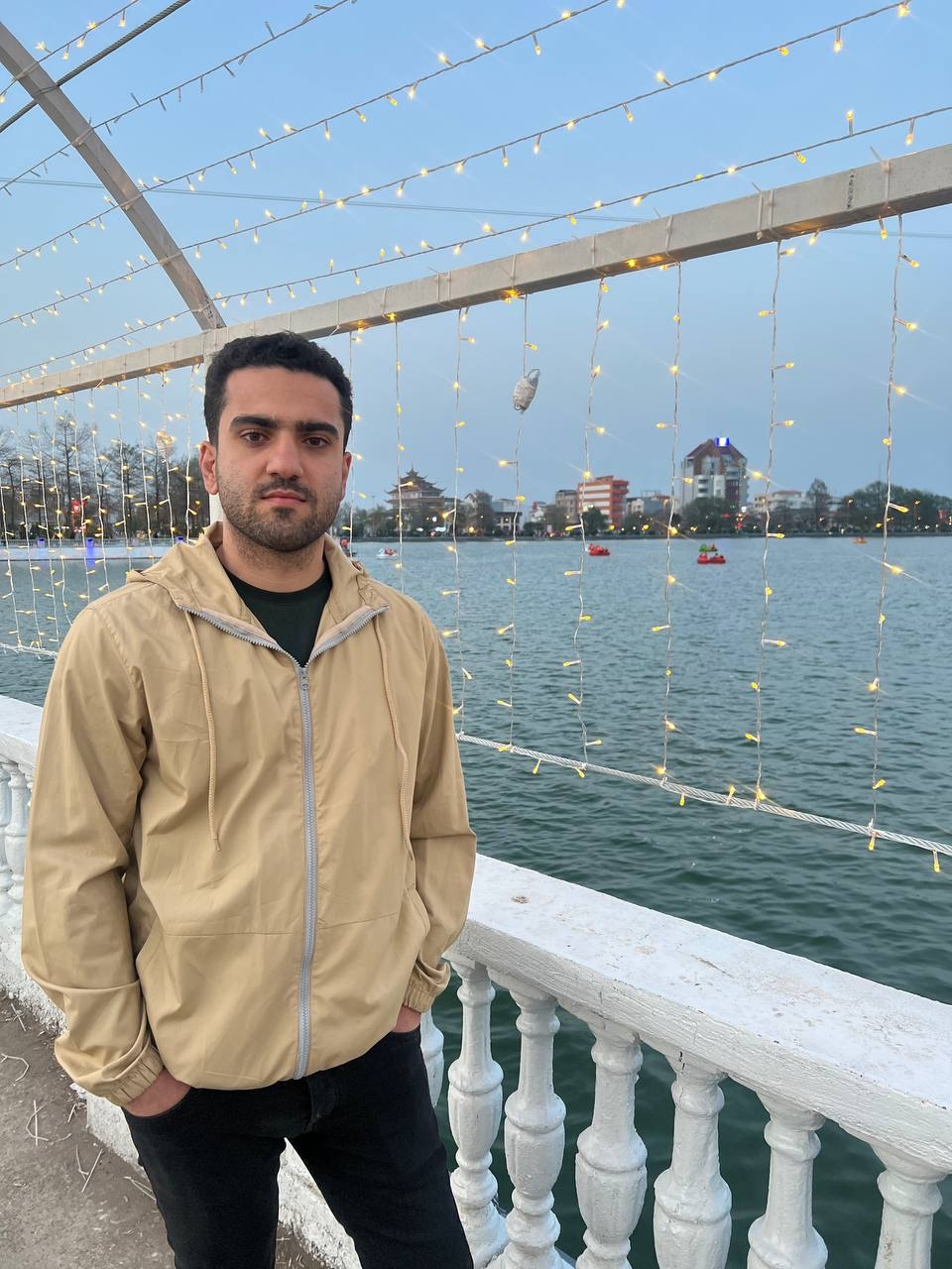 hostIntroImage-سید پیمان صفوی