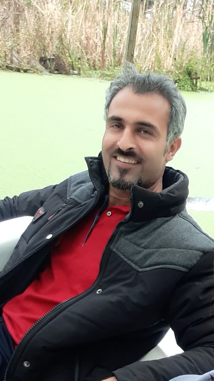 hostIntroImage-رحمان  ولی پور