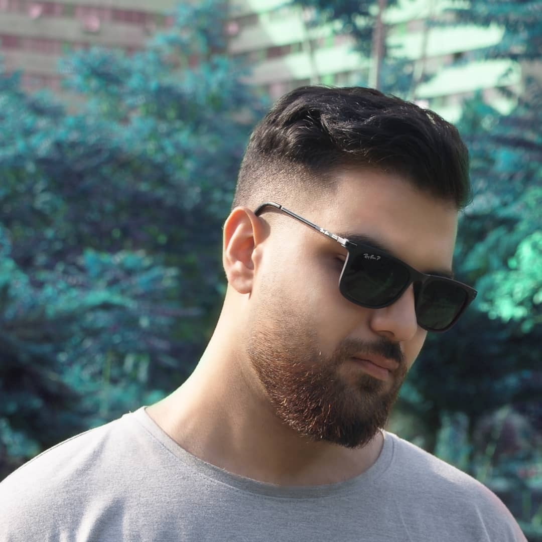 hostIntroImage-پویا  اکبری پلت کله