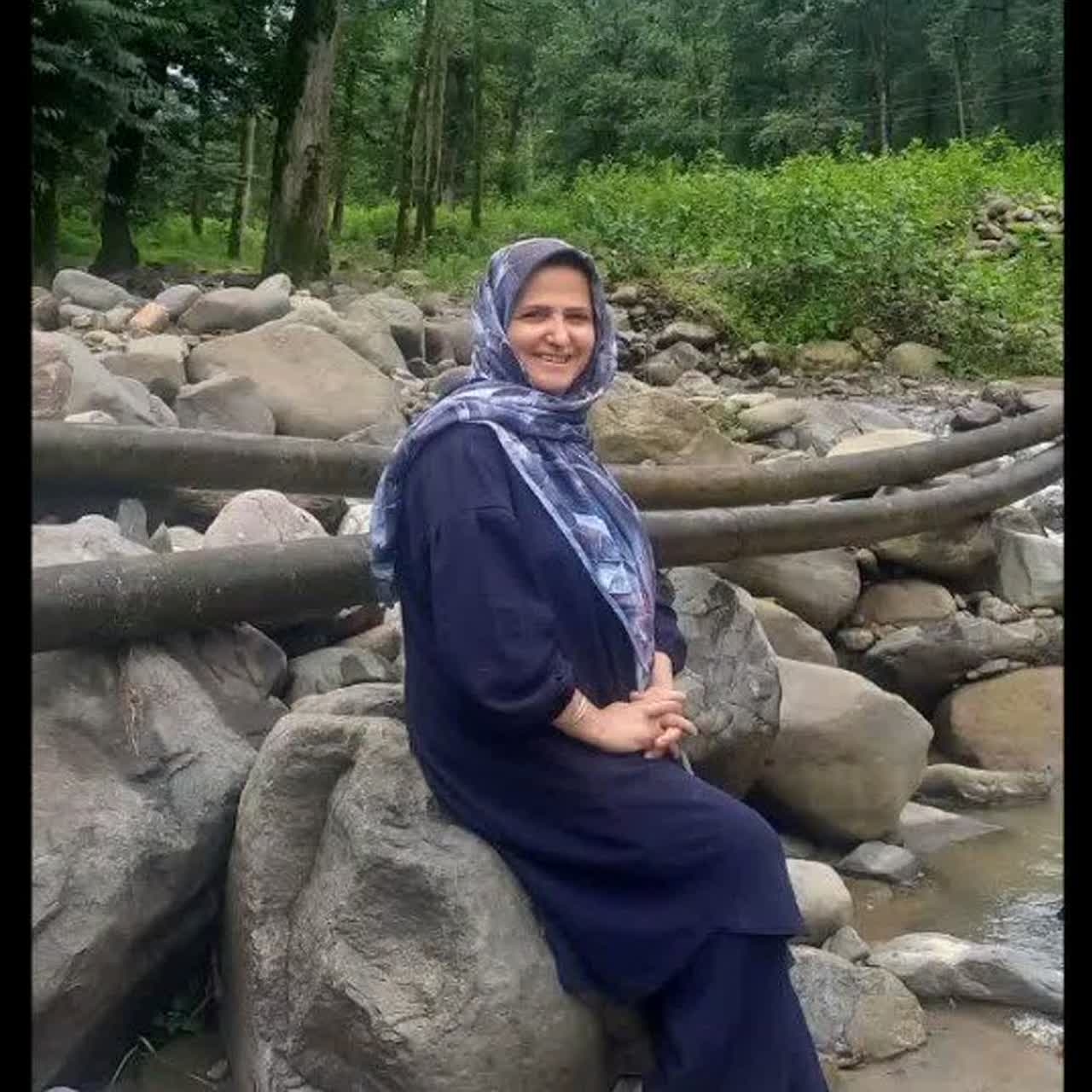 hostIntroImage-سکینه رادفر