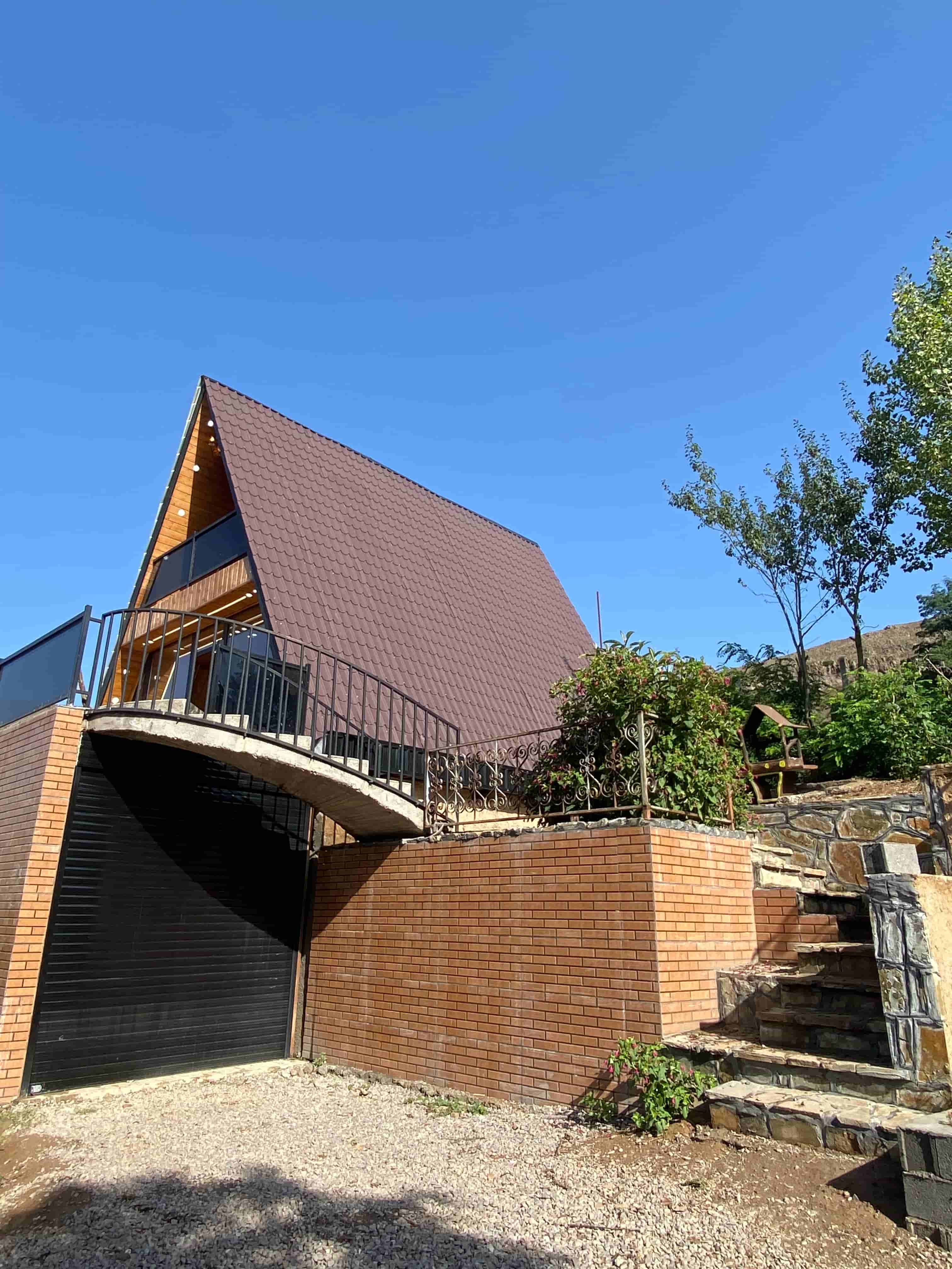 کلبه سوئیسی دوبلکس در ییلاقات روستا نوده بره سر