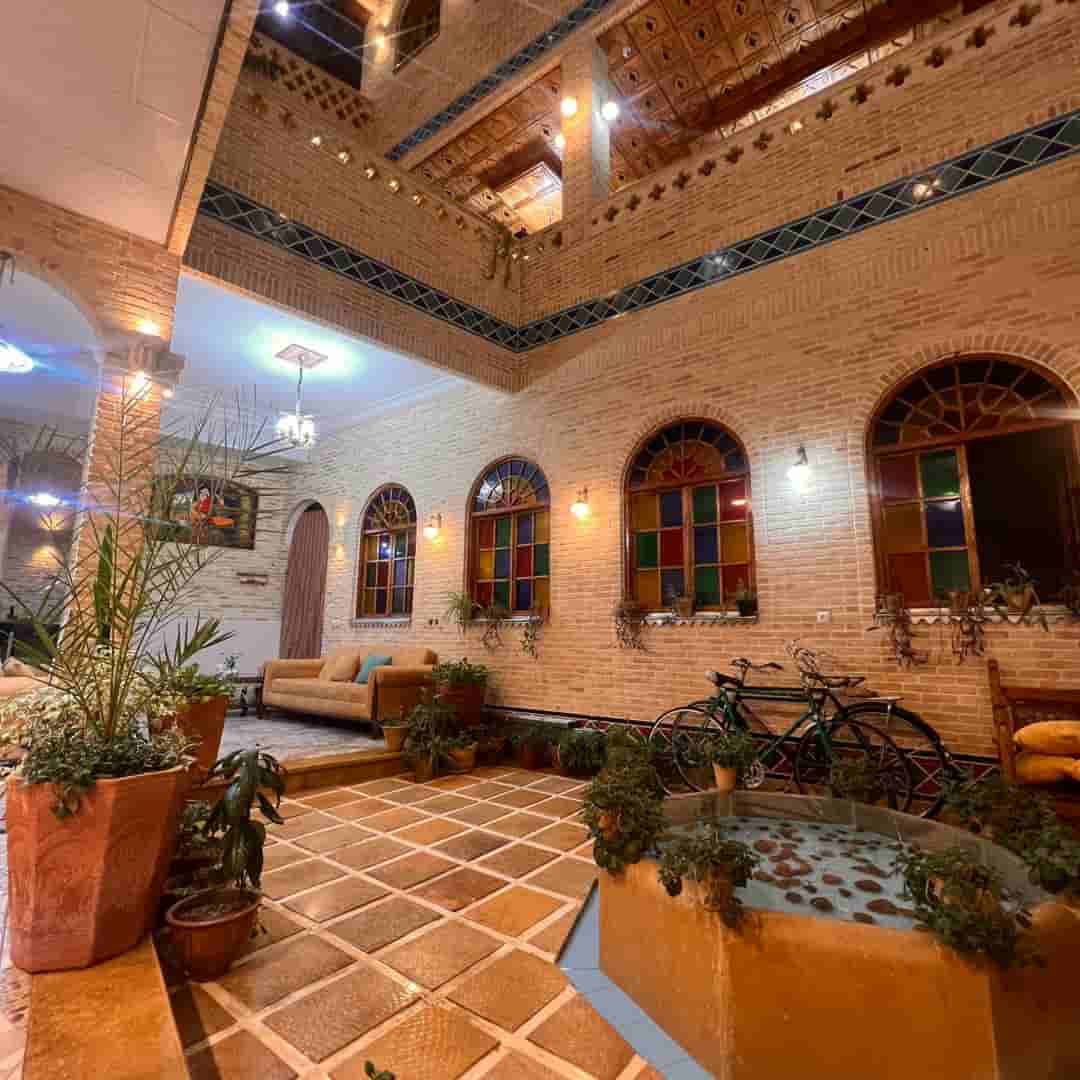 اجاره هتل سنتی در سنگ سیاه شیراز - دوتخته