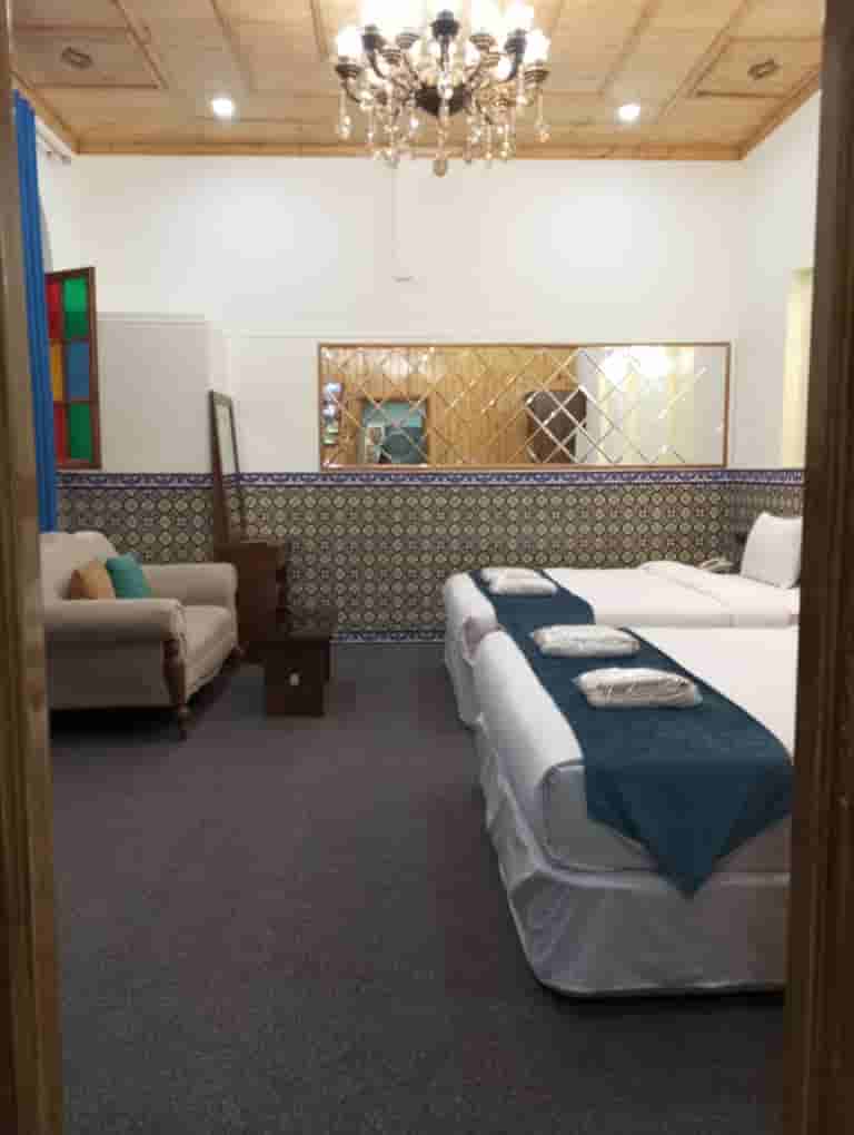 اجاره هتل سنتی در سنگ سیاه شیراز - چهارتخته