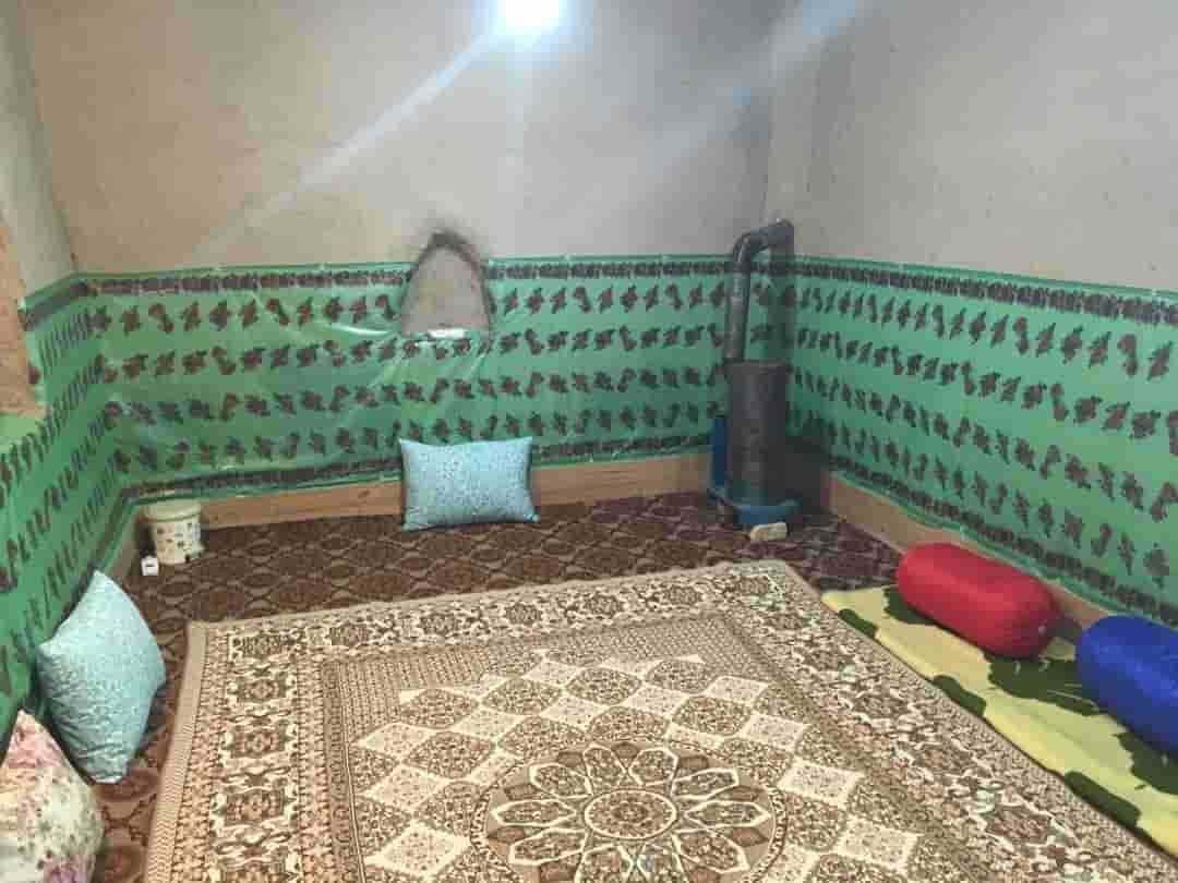 اجاره خانه سنتی در کوه سرخ کاشمر - خاله قزی