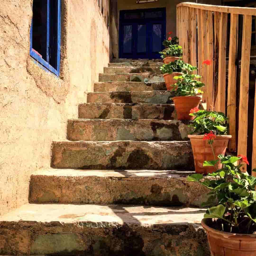 اجاره خانه روستایی در کوه سرخ کاشمر - کندی