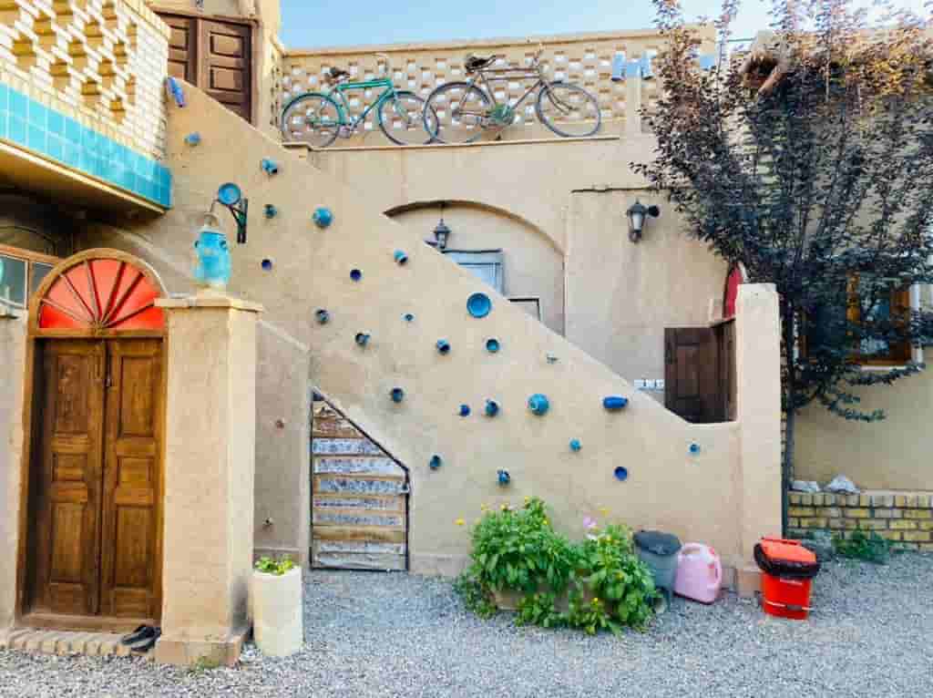 اجاره بومگردی سنتی در باغستان نطنز - ماه منیر