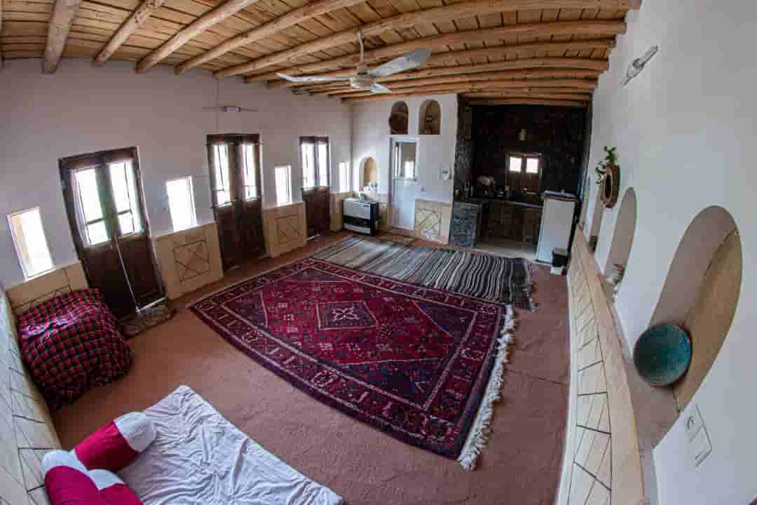 اجاره اقامتگاه بومگردی در بَرزُک کاشان - گل محمدی