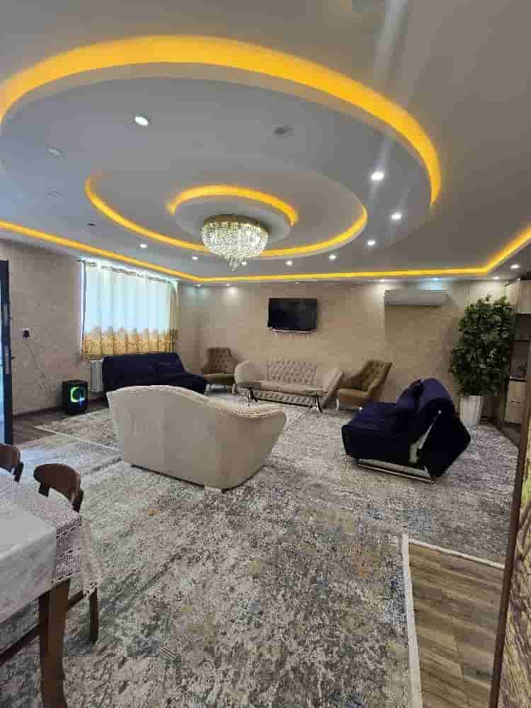 اجاره باغ با استخر سرپوشیده آبگرم در قصر سبز صدرا