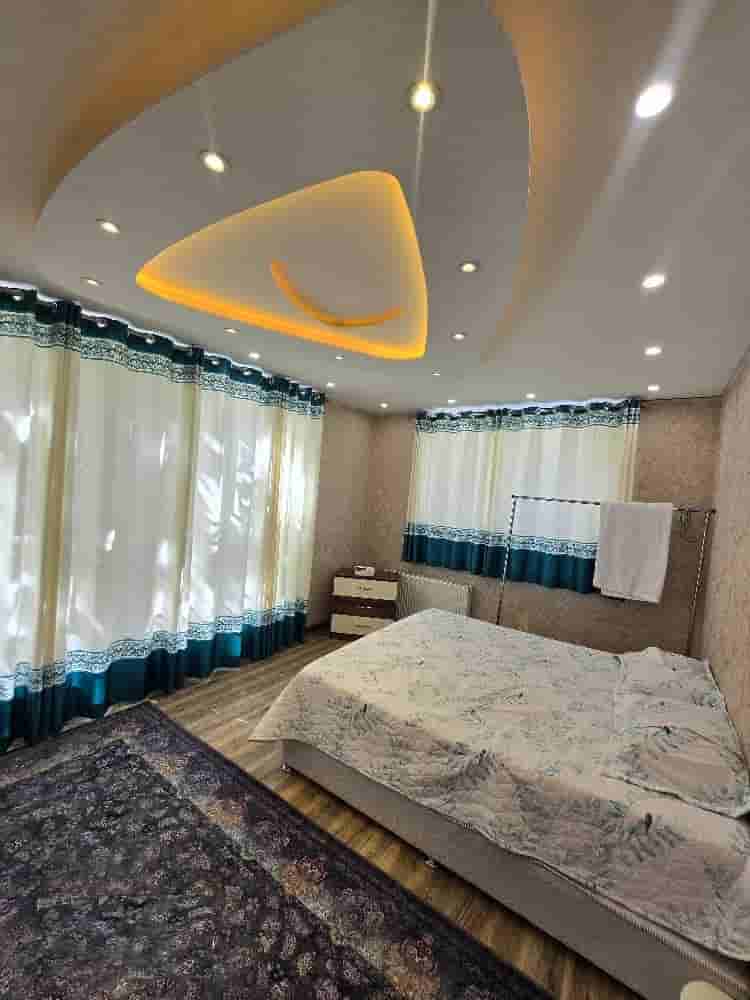 اجاره باغ با استخر سرپوشیده آبگرم در قصر سبز صدرا