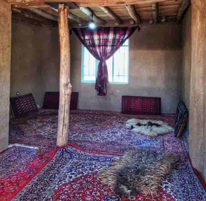 اجاره اقامتگاه بومگردی و اتاق سنتی در پیر اسد وارک خرم آباد