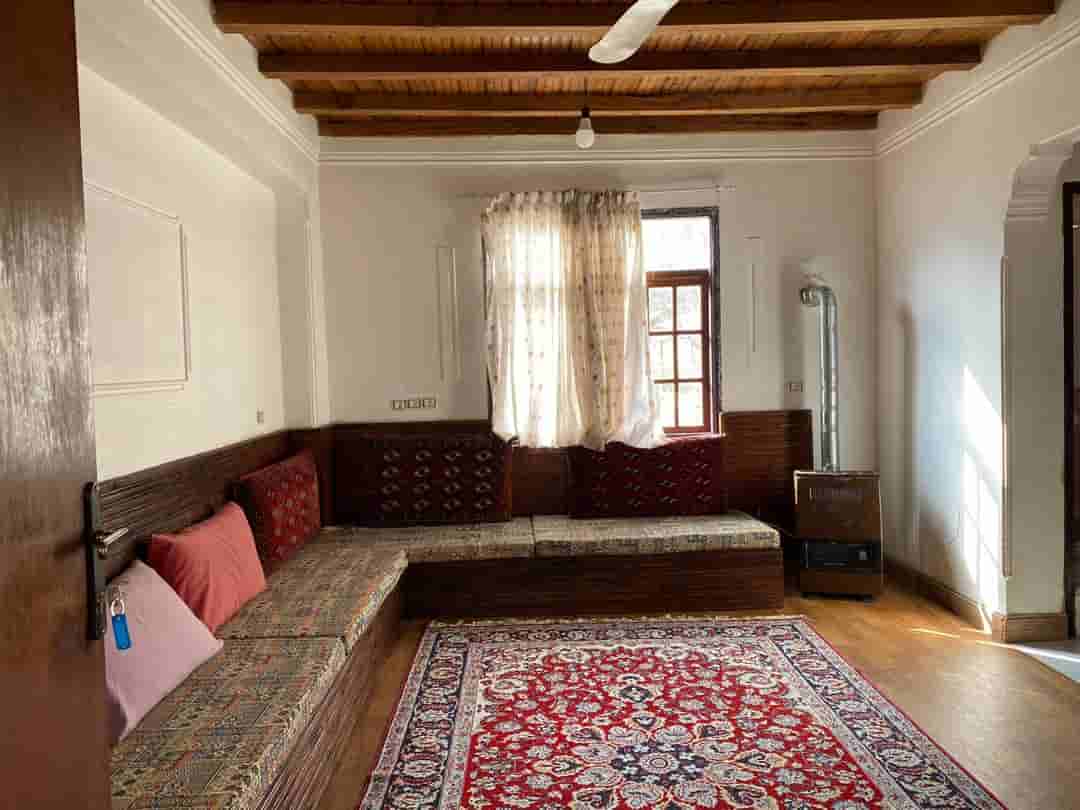اقامتگاه بومگردی جنگلی در اساس پل سفید - شیشه ای