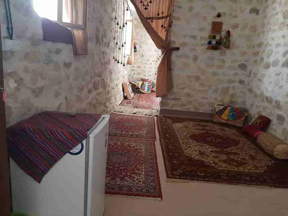 خانه روستایی در تنگ چوگان کازرون
