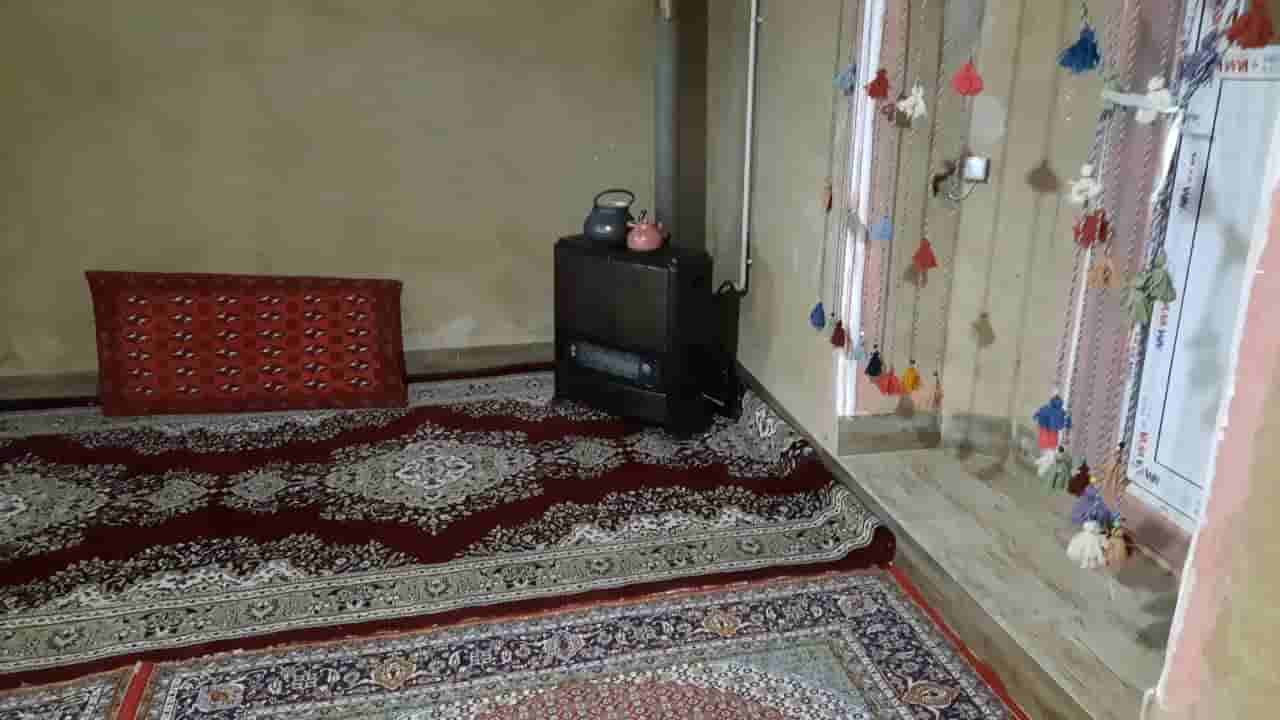 اجاره اقامتگاه بومگردی در انگوران دندی - لاله زار