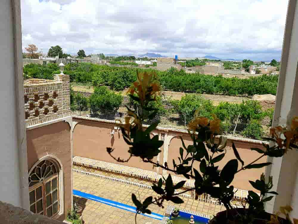 اجاره اقامتگاه بومگردی و عمارت سنتی در ولی عصر فردوس