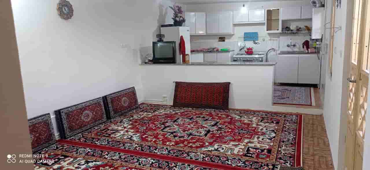 اجاره اقامتگاه بومگردی در پایین کوه زنجان