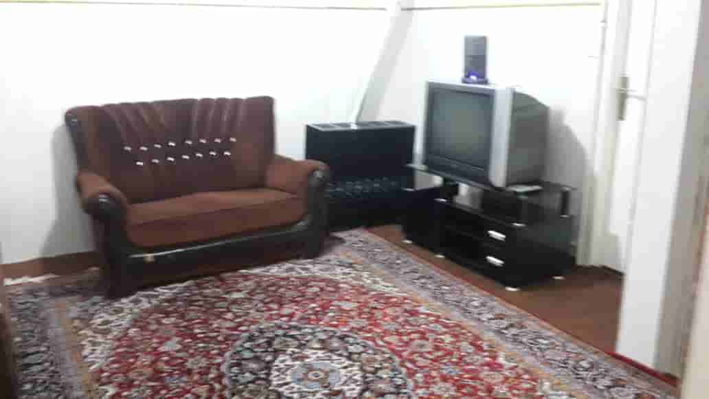 اجاره آپارتمان مبله یک خوابه در راه آهن تهران - طبقه سوم