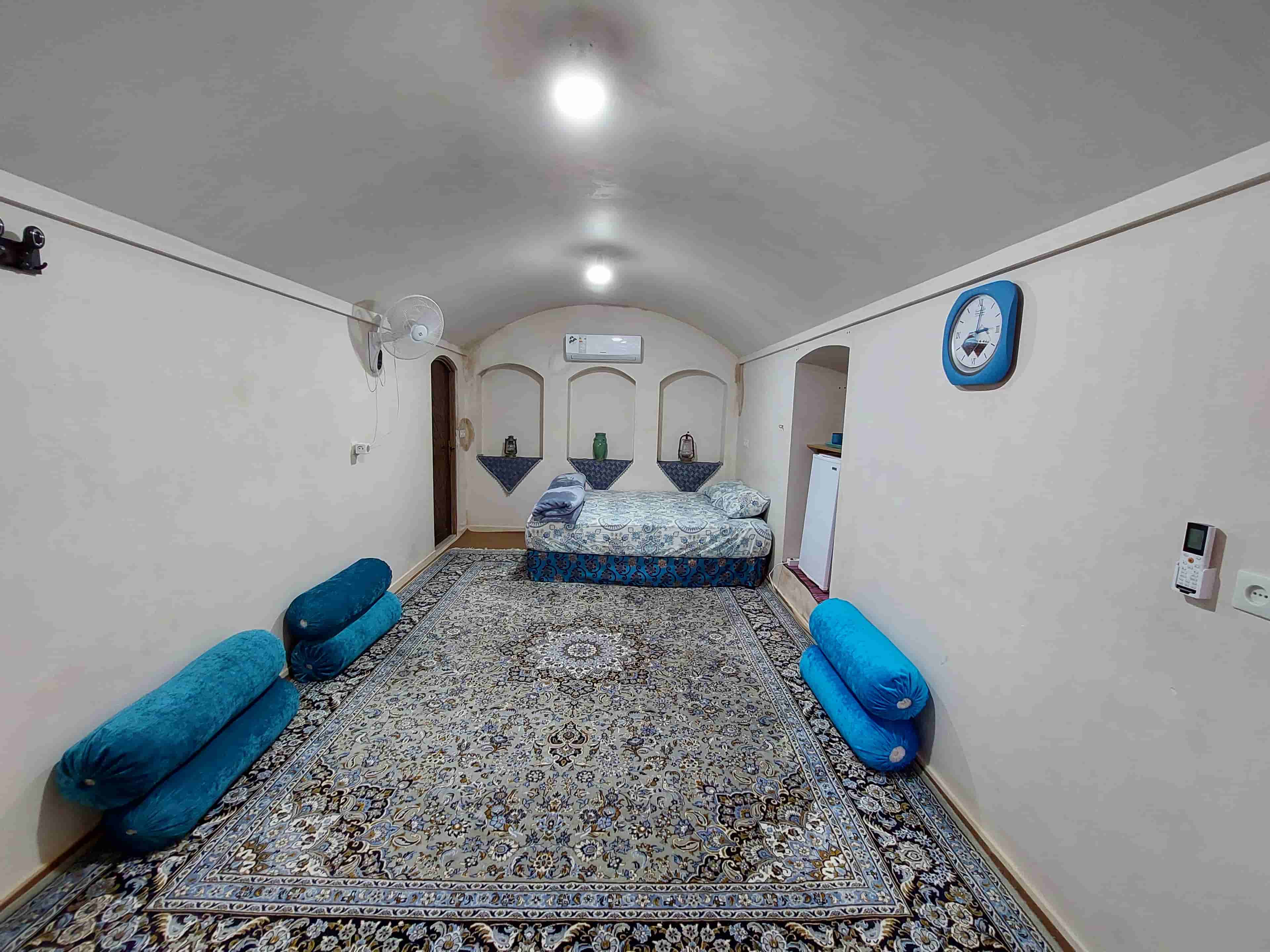 اجاره اقامتگاه بومگردی در 22بهمن آران بیدگل -  ایراندوخت