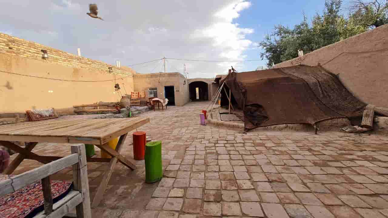 اجاره خانه سنتی در رضا آباد بیارجمند - 15متری