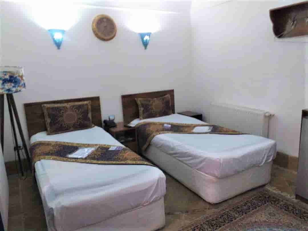اجاره هتل سنتی دوتخت سینگل در یزد