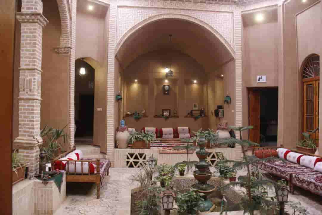 اجاره اقامتگاه بومگردی در روستای مبارکه - اتاق پاییز