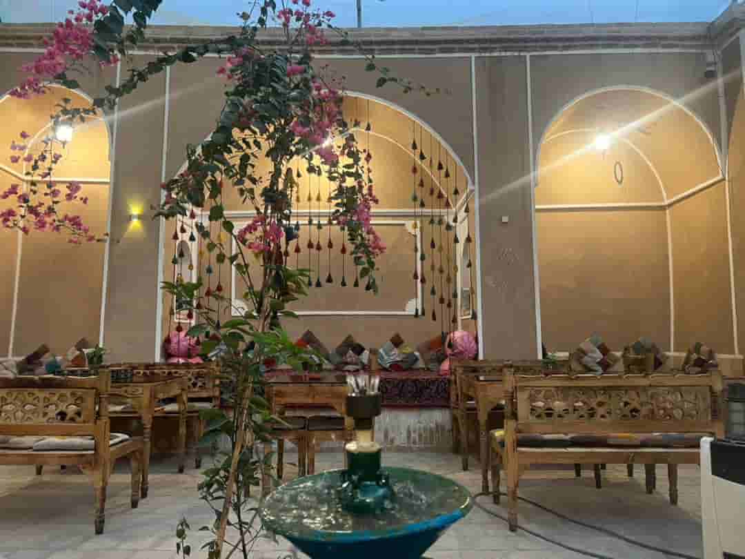 اجاره  بومگردی سنتی در بلوار امام یزد - بنفشه