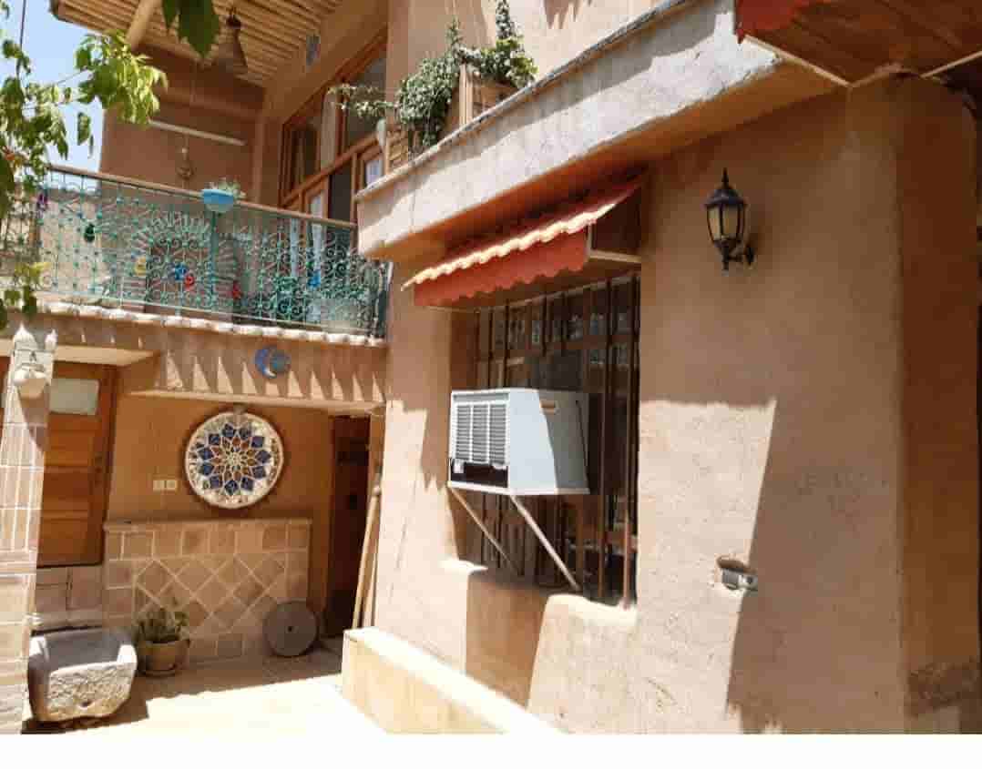 رزرو اتاق سنتی در روستای تشنیز شلمزار - 18 متری