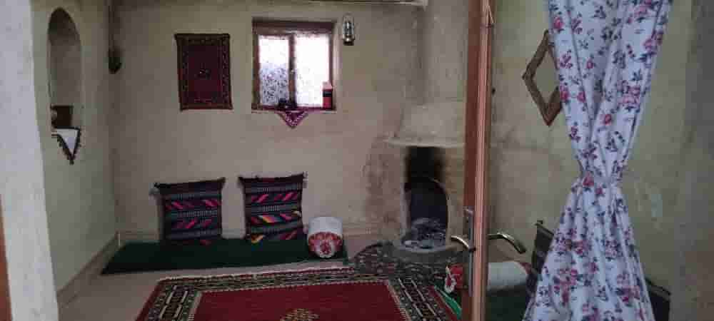 اقامتگاه بومگردی در دهکده گلخار بردسیر - 14 متری