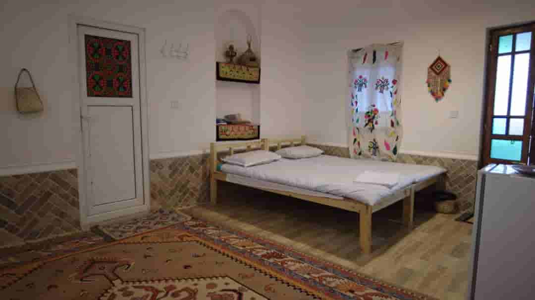 اجاره اتاق سنتی دو تخته در بهرباغ جم - طارمه1