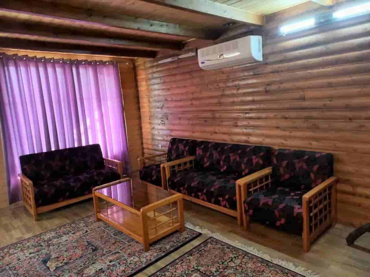 اجاره کلبه چوبی استخر سرپوشیده آبگرم در گونه کلا شیرگاه