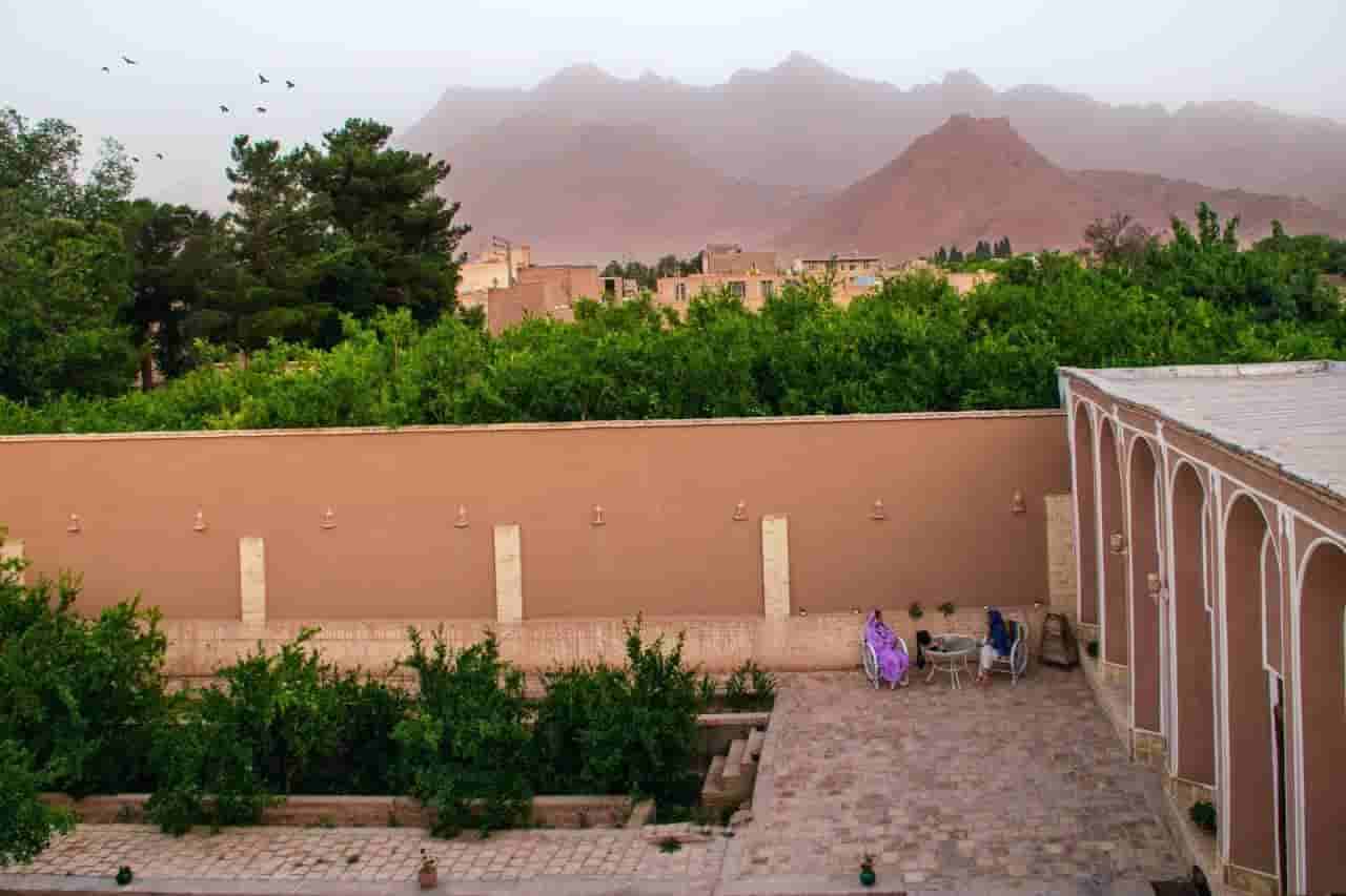 اجاره اتاق سنتی دوتخته در تفت - 22متر