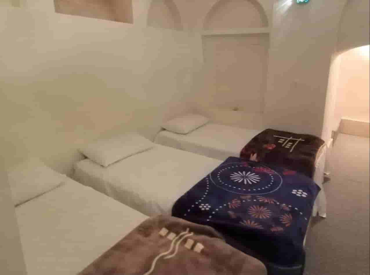 بومگردی سنتی در خیابان امام یزد - پنج تخته