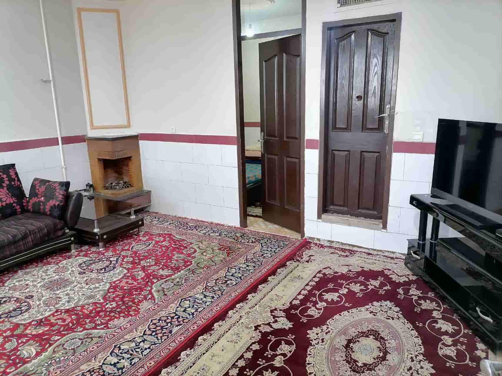 اجاره منزل تکخواب در خیابان اندیشه - 70 متری