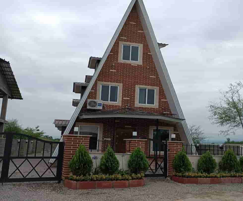 اجاره کلبه سوئیسی استخر آبگرم سوئیسی در شیرود