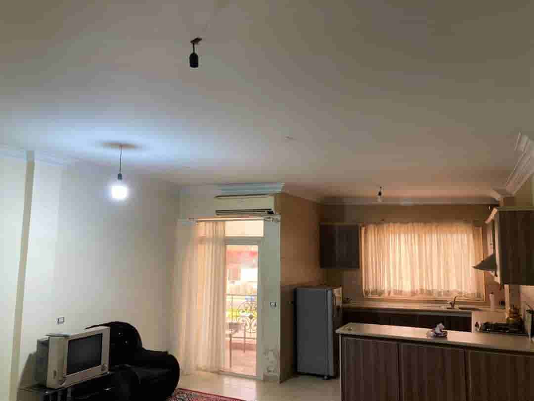 اجاره آپارتمان یک خوابه  نزدیک ساحل در کمربندی - طبقه اول