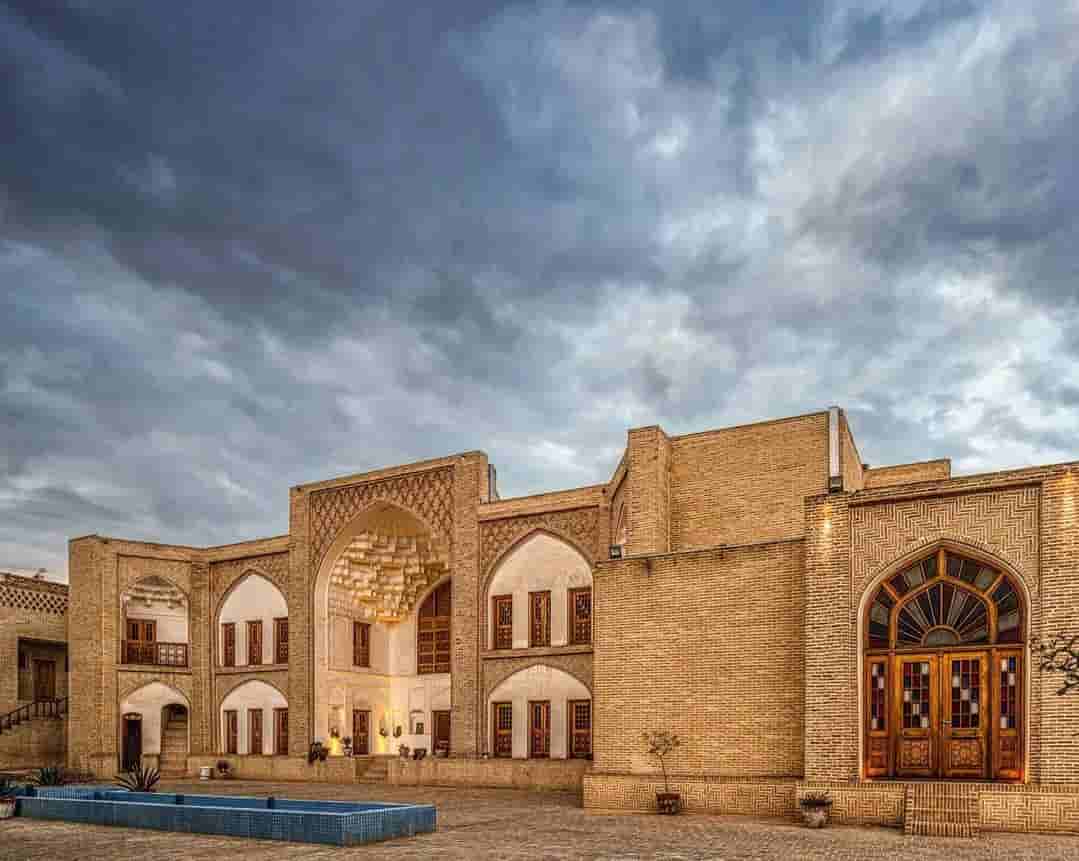 بوتیک هتل سنتی در ساوه - لیلی و مجنون
