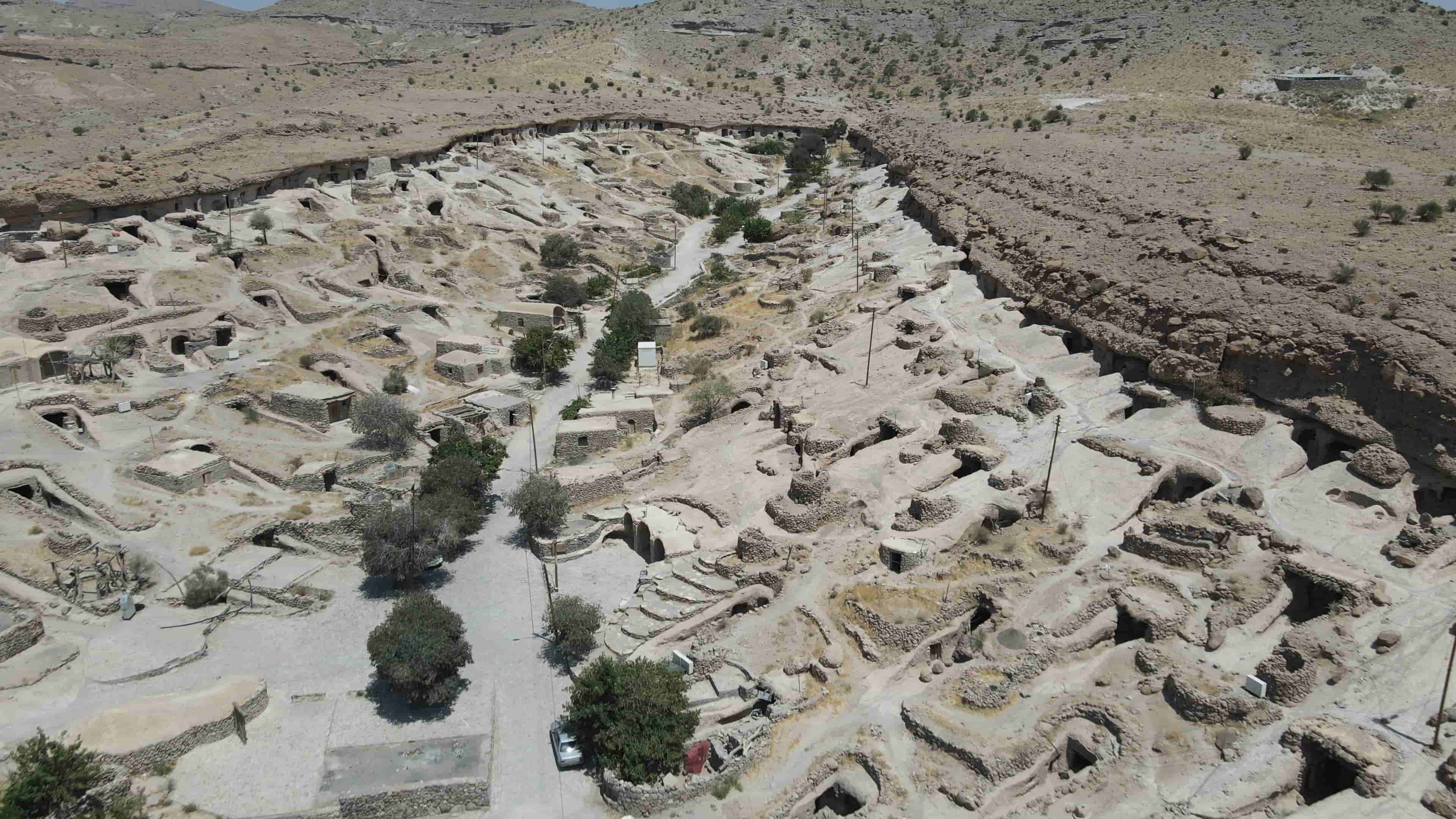 اجاره اقامتگاه صخره ای در روستای میمند - 30متر