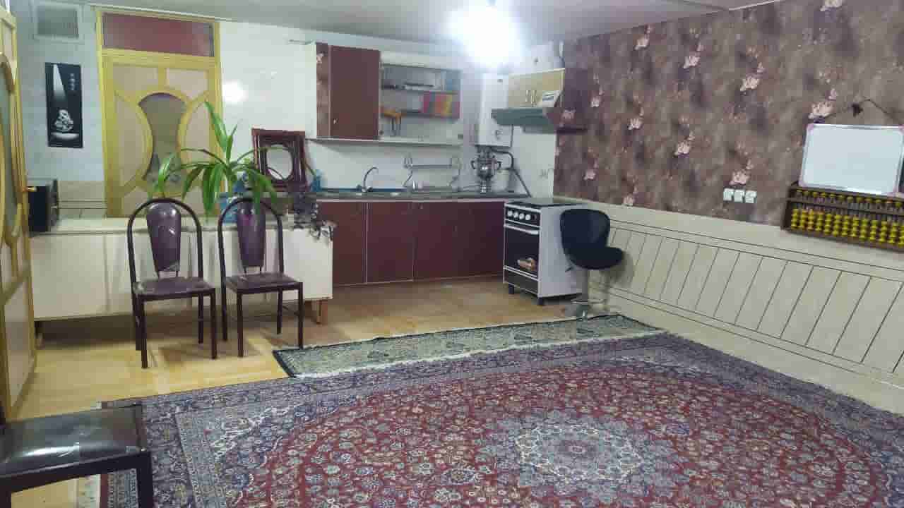 اجاره سوئیت در بلوار آیت - طبقه دوم